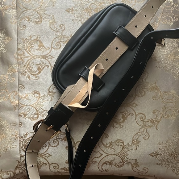 Steve Madden Belt Bag Detachable - Picture 3 of 3